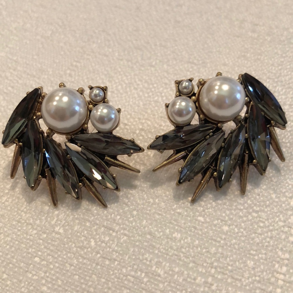 Pearl and Crystal Statement Stud Earrings - Picture 3 of 11